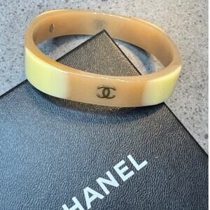 Chanel CC Coco Mark Vintage Beige Bangle Bracelet 8" 01A Authentic CoA